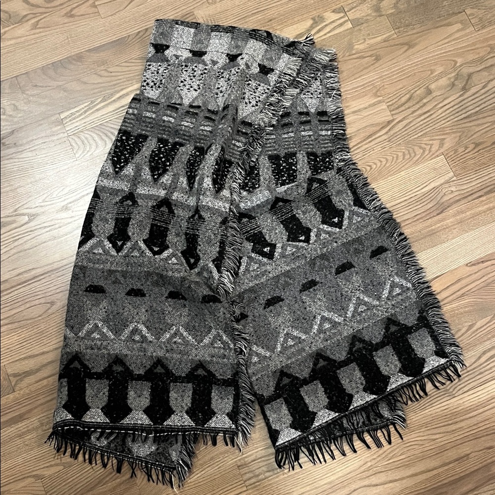 Black & Gray Patterned Fringe Wrap Scarf